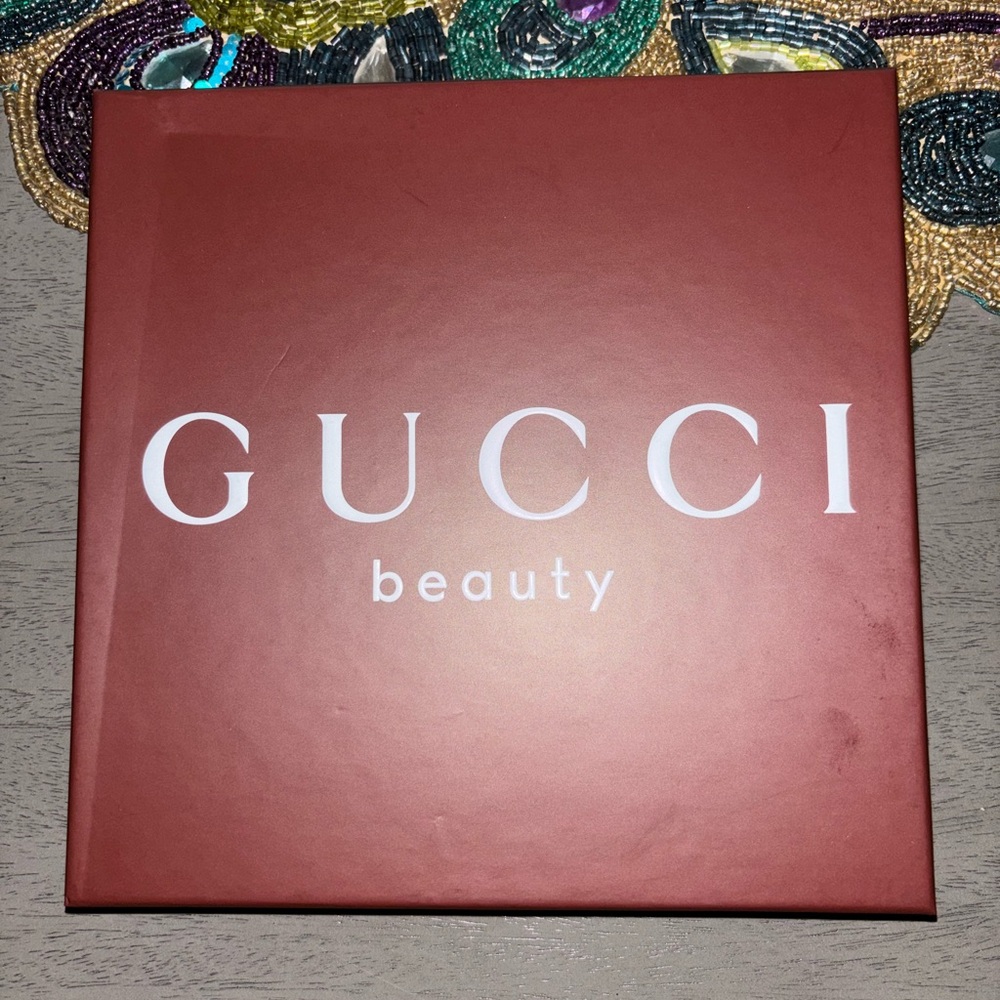 Gucci Beauty Rich Burgundy Hand Towel - Picture 2 of 4